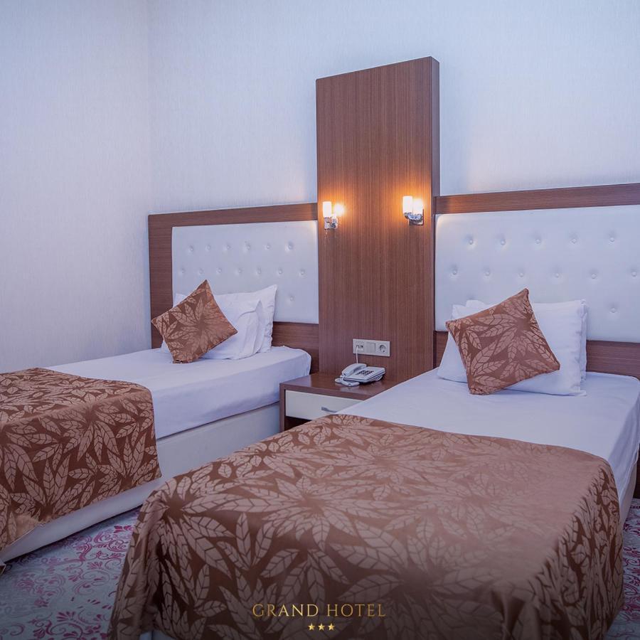 Grand Nakhchivan Hotel Bagian luar foto