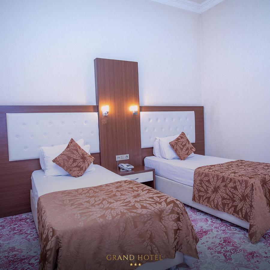 Grand Nakhchivan Hotel Bagian luar foto