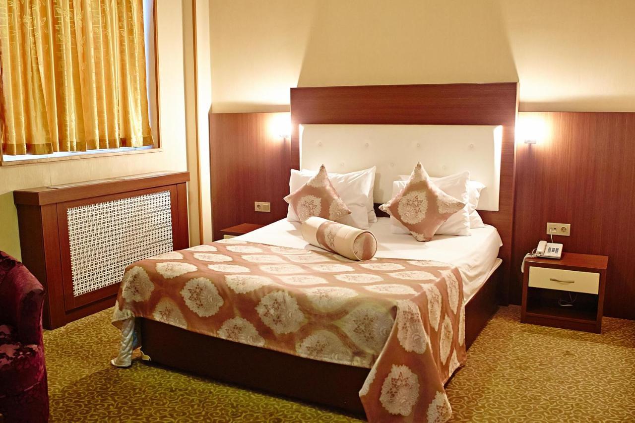 Grand Nakhchivan Hotel Bagian luar foto