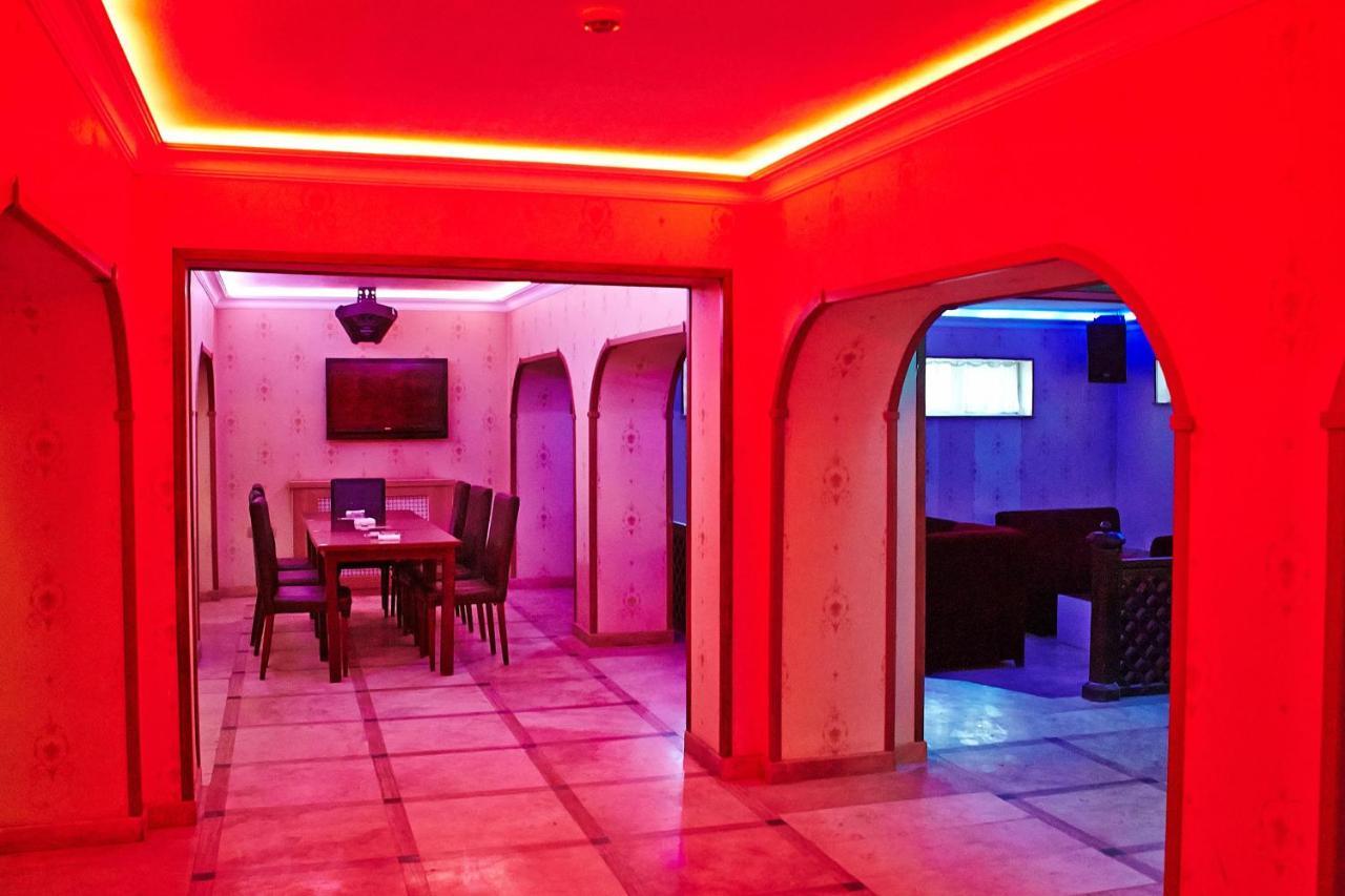 Grand Nakhchivan Hotel Bagian luar foto