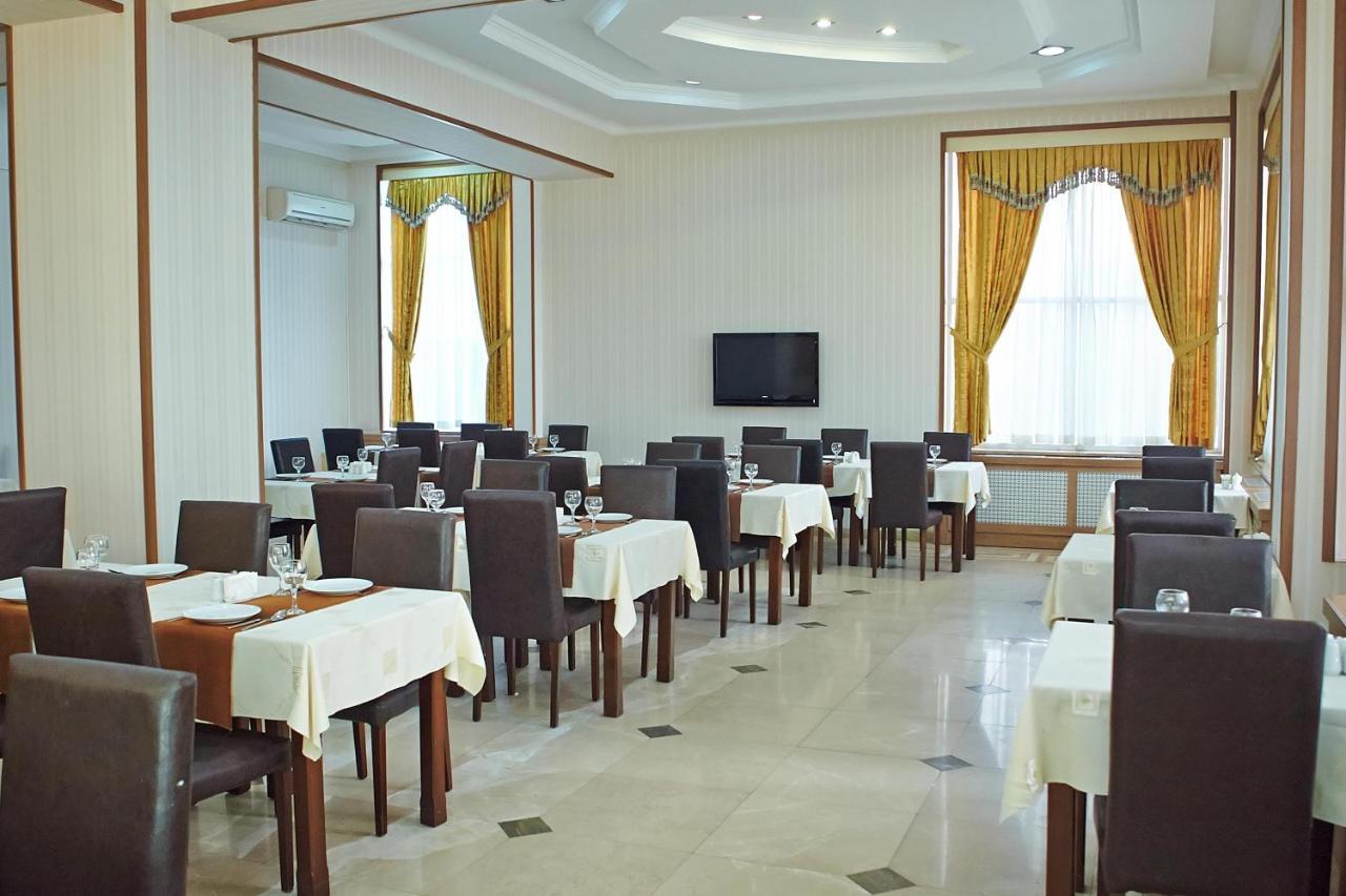 Grand Nakhchivan Hotel Bagian luar foto