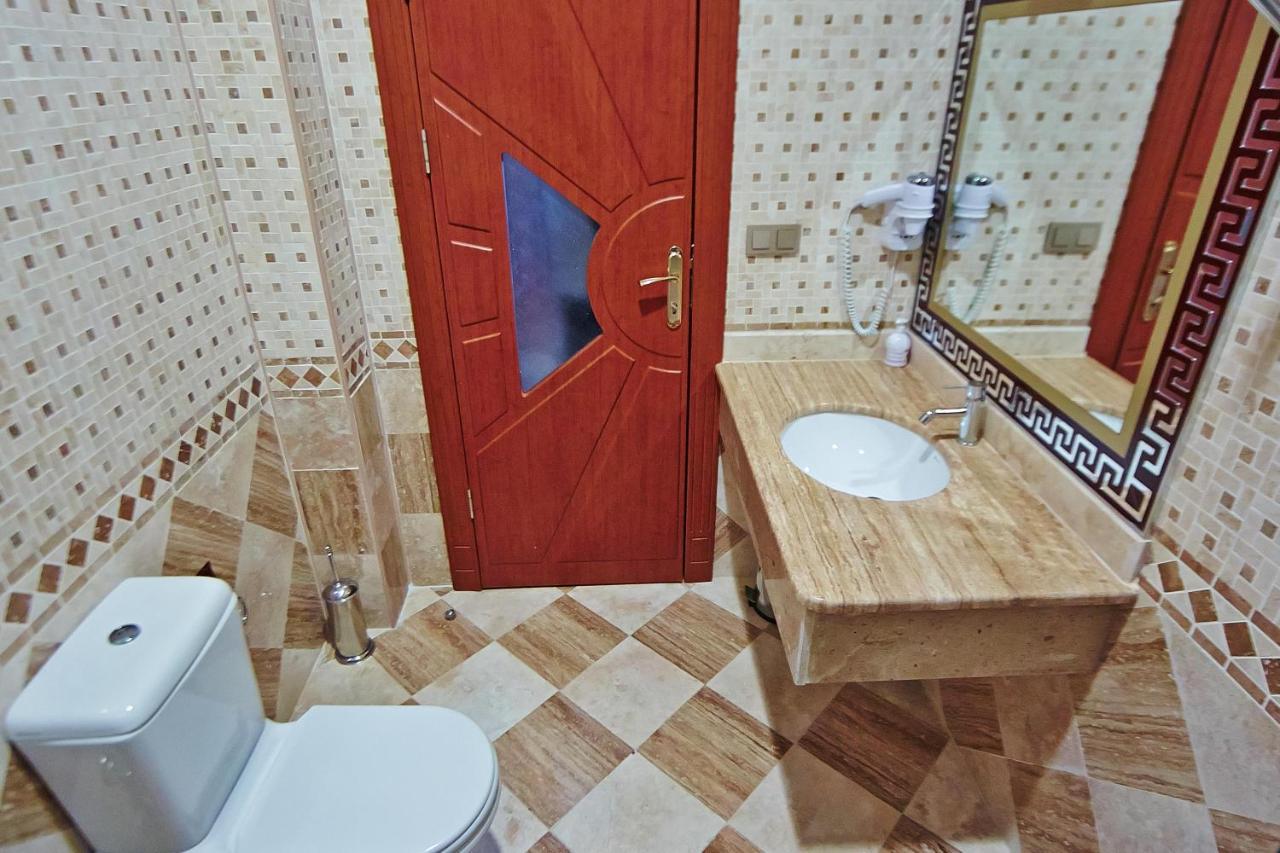 Grand Nakhchivan Hotel Bagian luar foto