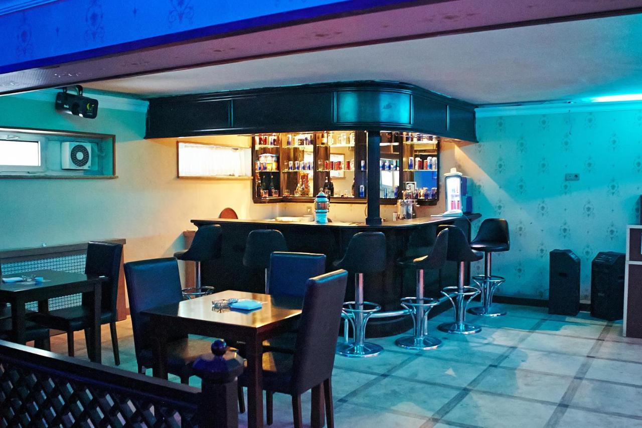 Grand Nakhchivan Hotel Bagian luar foto