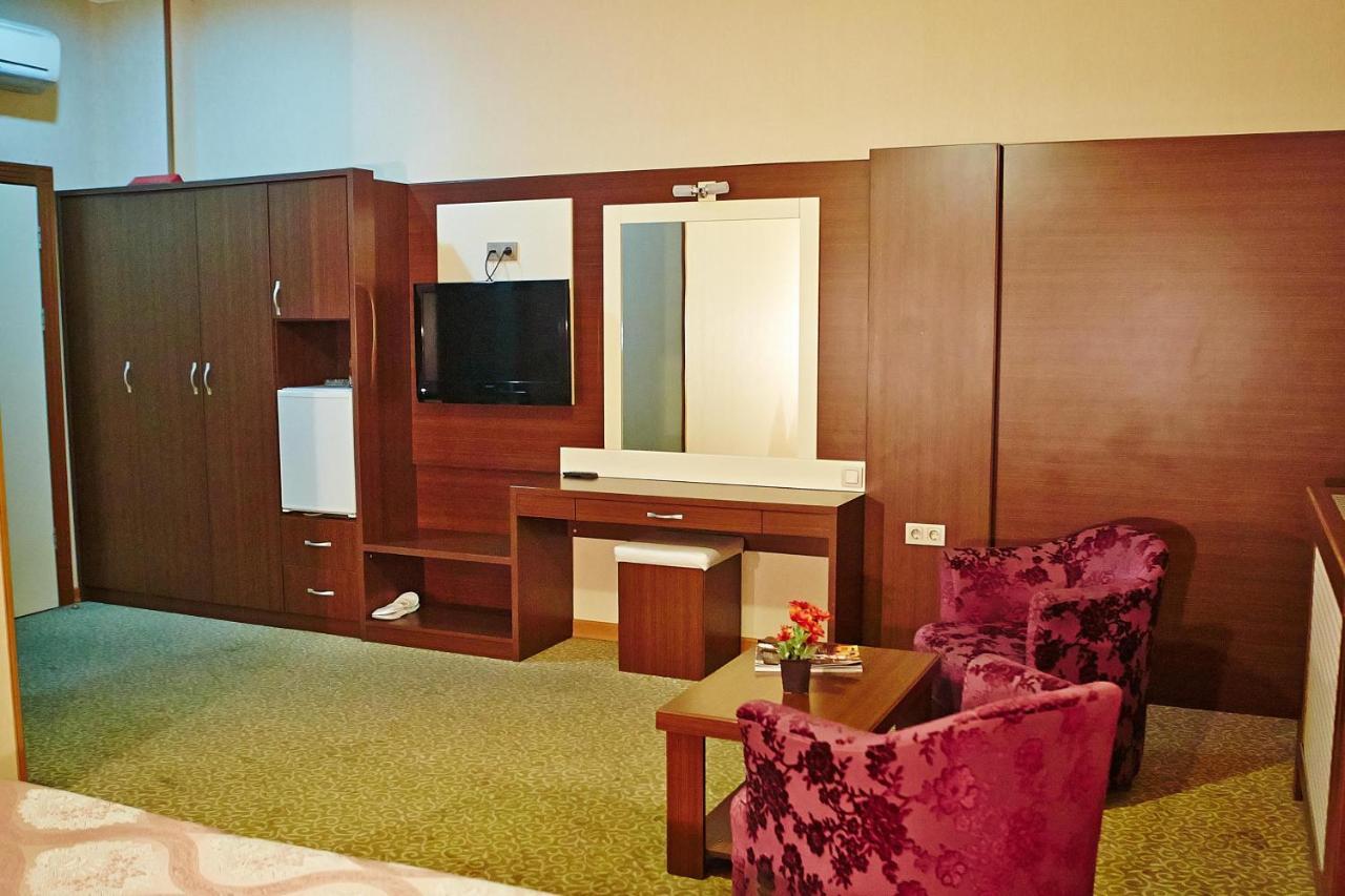 Grand Nakhchivan Hotel Bagian luar foto