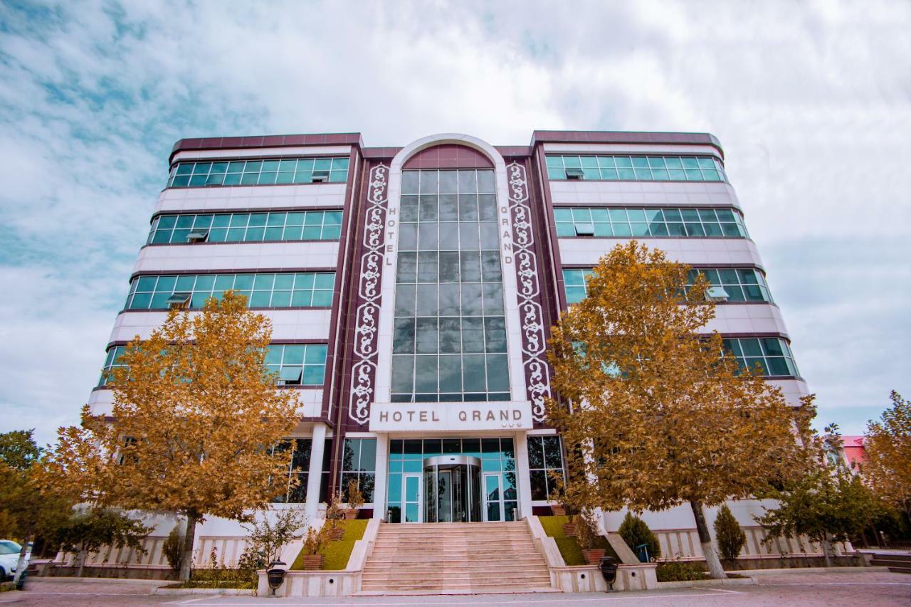 Grand Nakhchivan Hotel Bagian luar foto