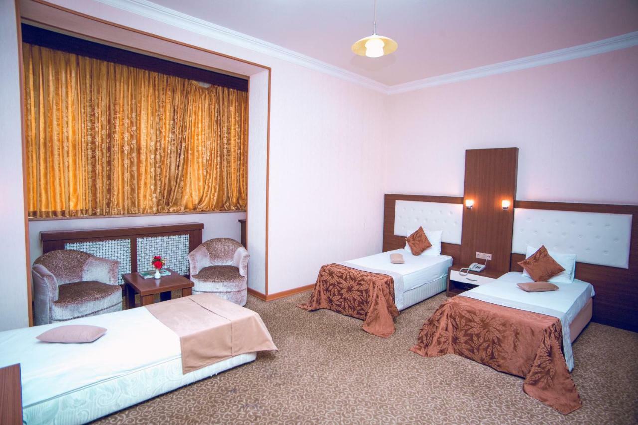 Grand Nakhchivan Hotel Bagian luar foto